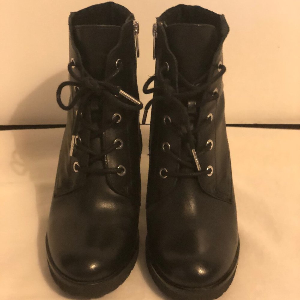 Michael Kors Zip up Boots